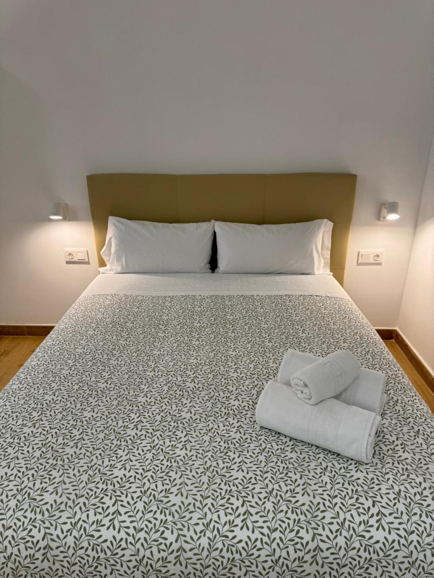 Alderete Suites Malaga Exterior photo
