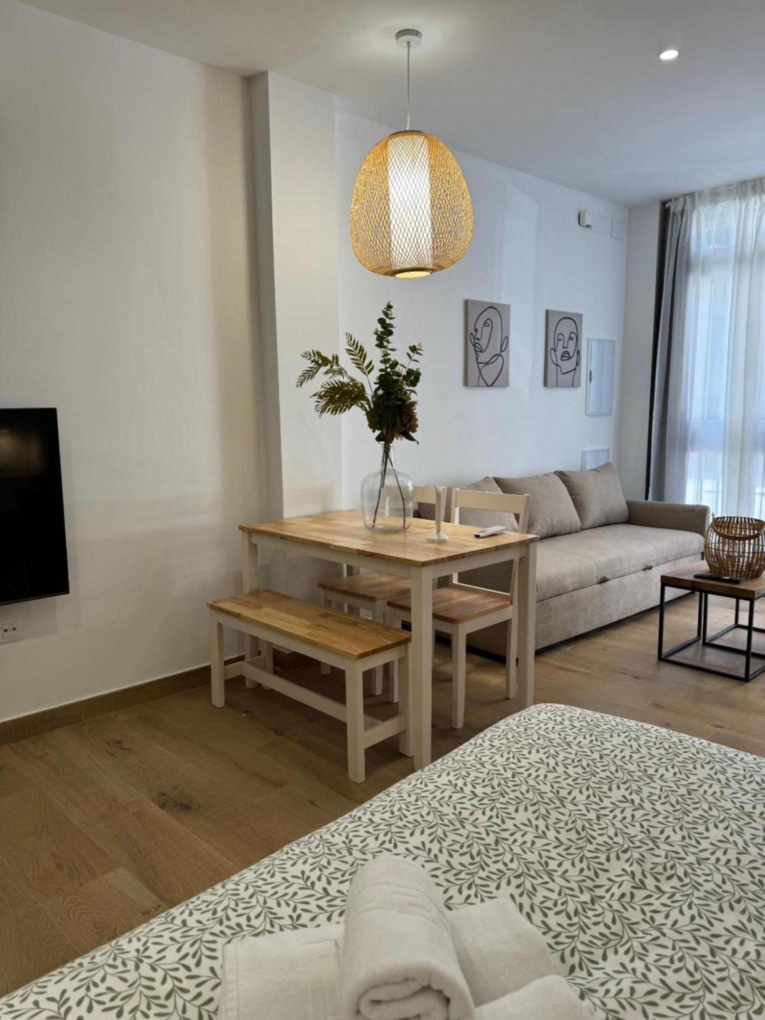 Alderete Suites Malaga Exterior photo
