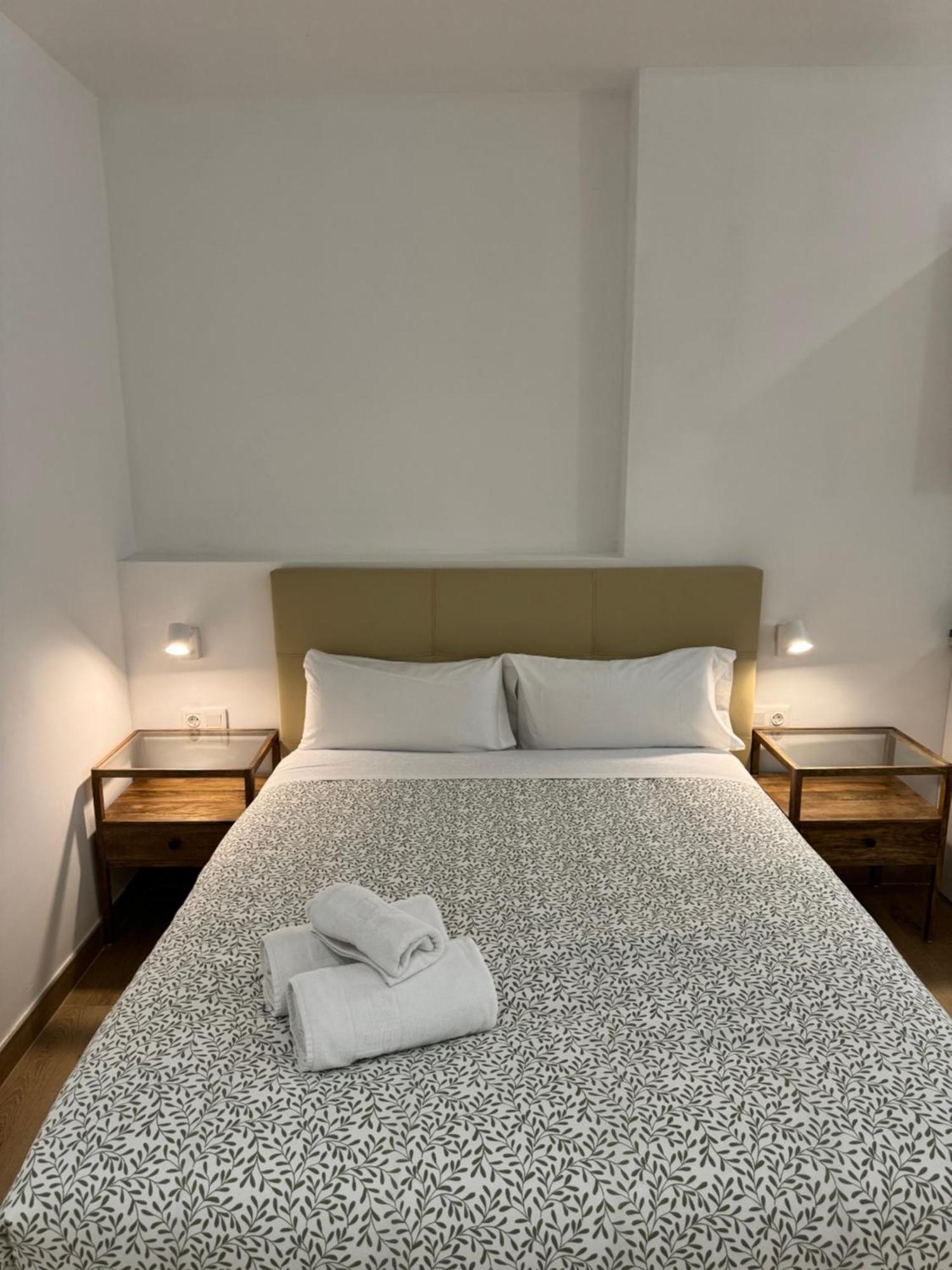 Alderete Suites Malaga Exterior photo